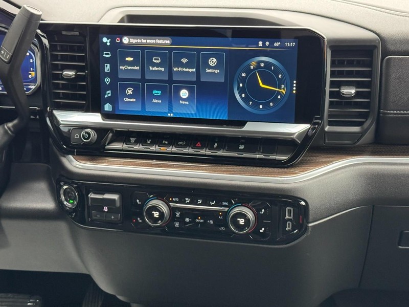 Chevrolet Silverado 2500HD Vehicle Full-screen Gallery Image 13