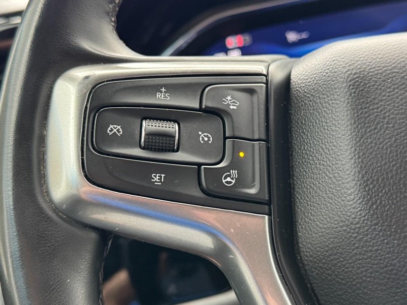 Chevrolet Silverado 2500HD Vehicle Full-screen Gallery Image 16