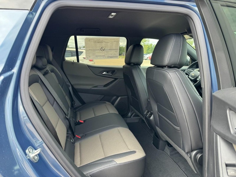 Chevrolet Equinox Vehicle Image 05