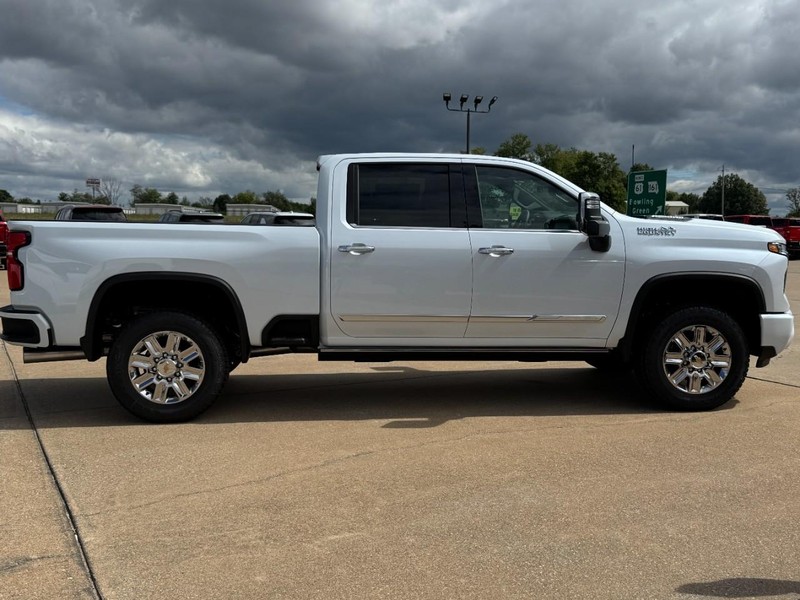 Chevrolet Silverado 3500HD Vehicle Image 02