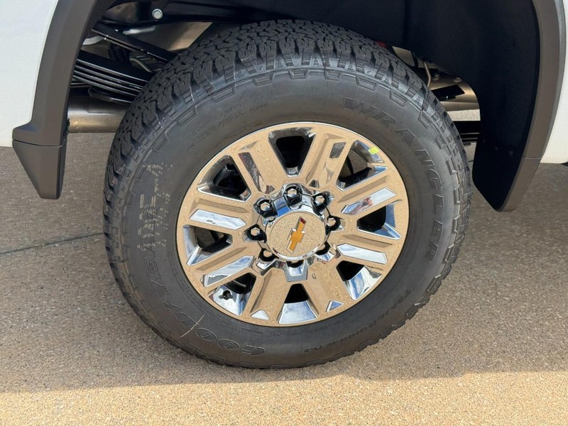 Chevrolet Silverado 3500HD Vehicle Image 04