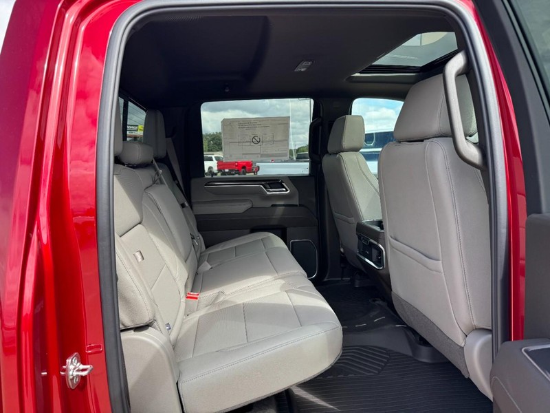 Chevrolet Silverado 2500HD Vehicle Image 05