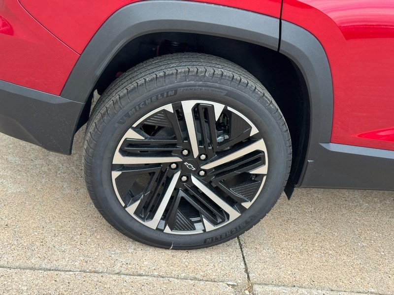 Chevrolet Equinox Vehicle Image 04
