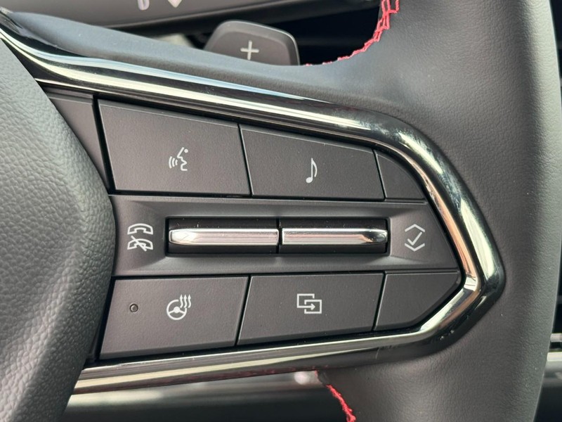Chevrolet Equinox Vehicle Image 12