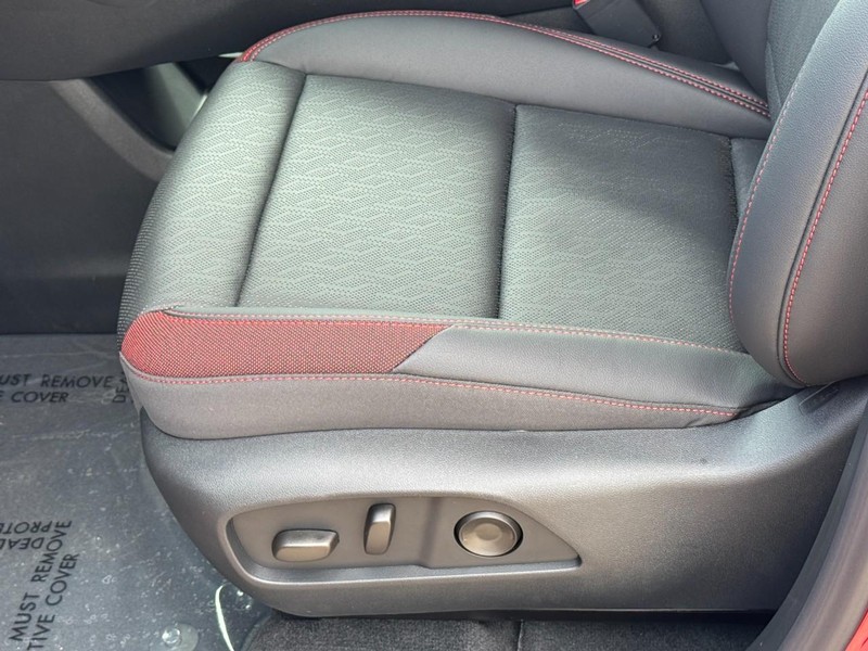 Chevrolet Equinox Vehicle Image 15