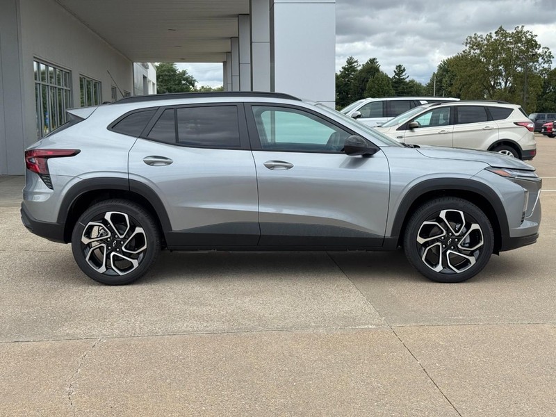 Chevrolet Trax Vehicle Image 02