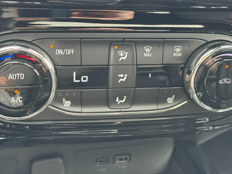 Chevrolet Trax Vehicle Image 12
