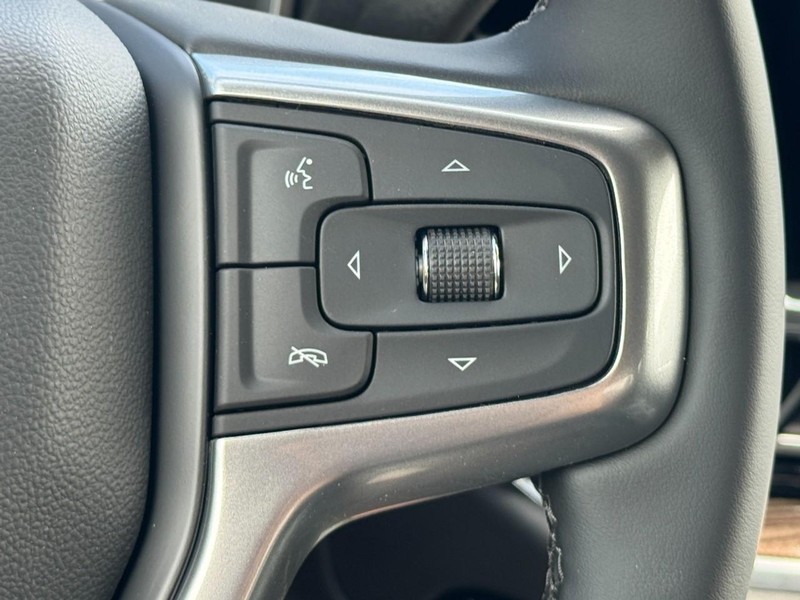 Chevrolet Silverado 1500 Vehicle Image 11