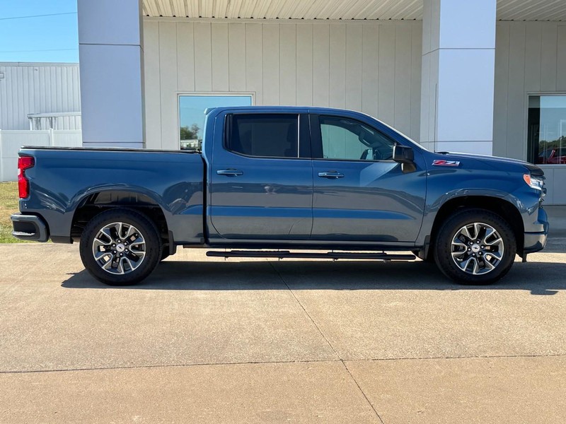 Chevrolet Silverado 1500 Vehicle Full-screen Gallery Image 02
