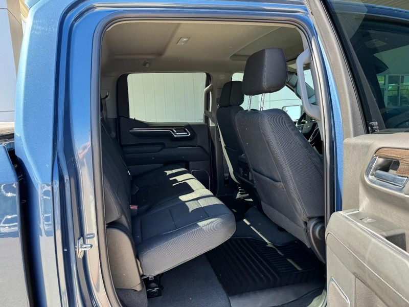 Chevrolet Silverado 1500 Vehicle Full-screen Gallery Image 10