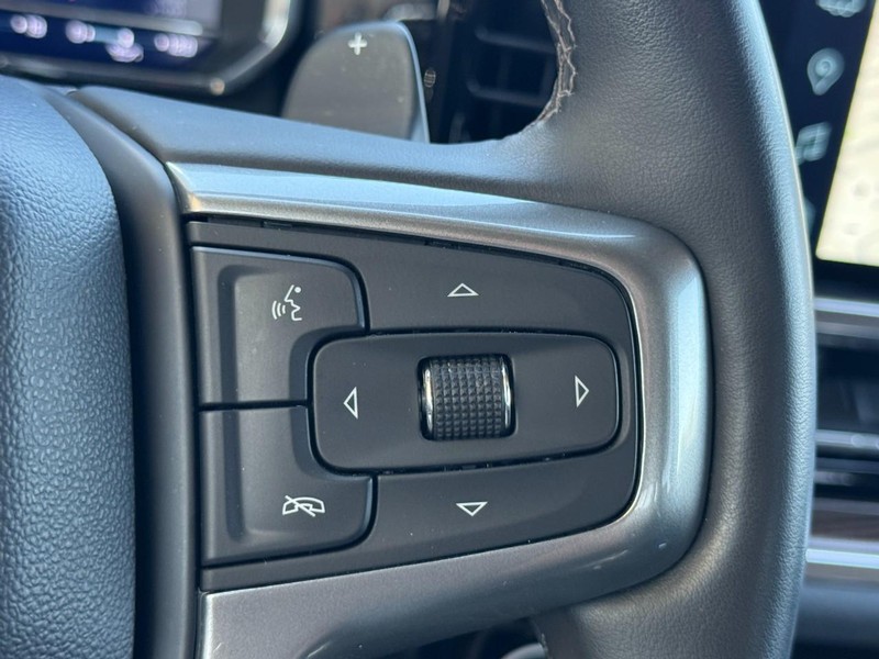 Chevrolet Silverado 1500 Vehicle Full-screen Gallery Image 17
