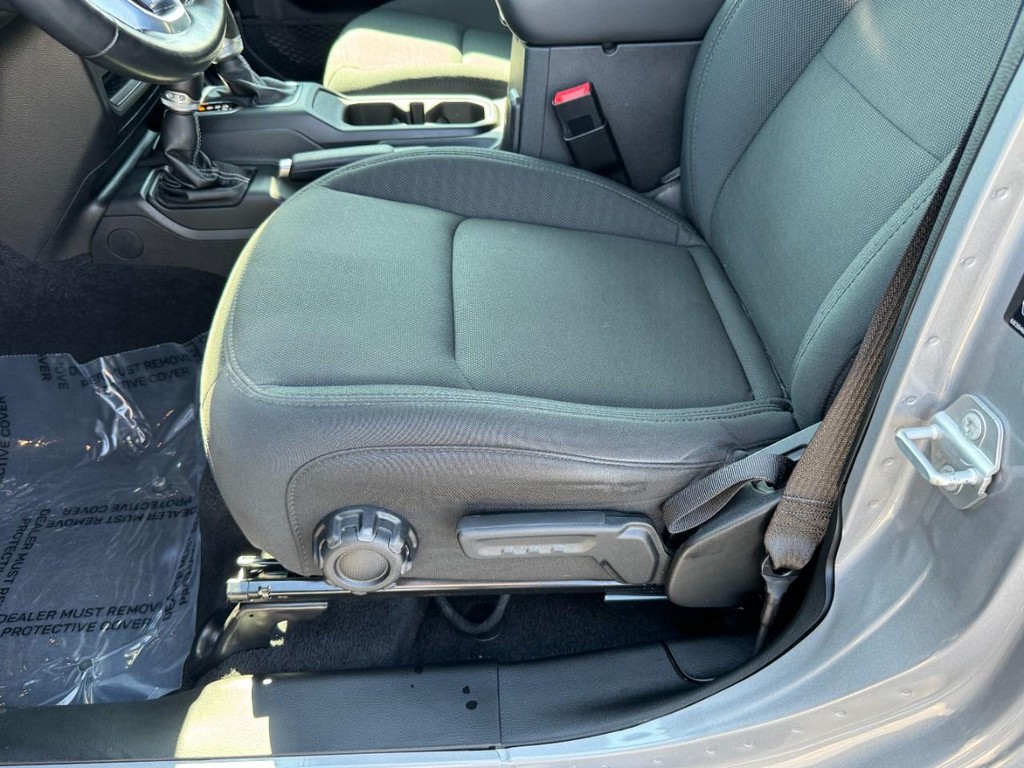 Jeep Wrangler Vehicle Full-screen Gallery Image 30