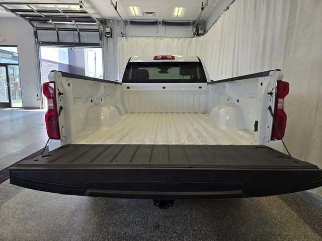 Chevrolet Silverado 1500 Vehicle Full-screen Gallery Image 10