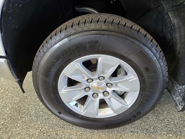 Chevrolet Silverado 1500 Vehicle Full-screen Gallery Image 14