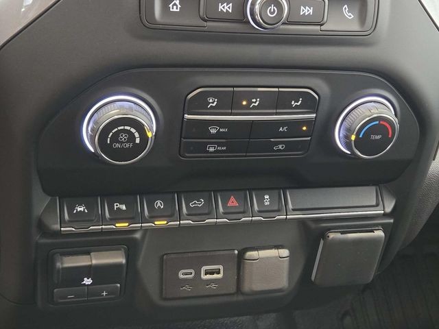 Chevrolet Silverado 1500 Vehicle Full-screen Gallery Image 22