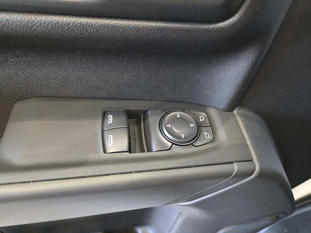 Chevrolet Silverado 1500 Vehicle Full-screen Gallery Image 28