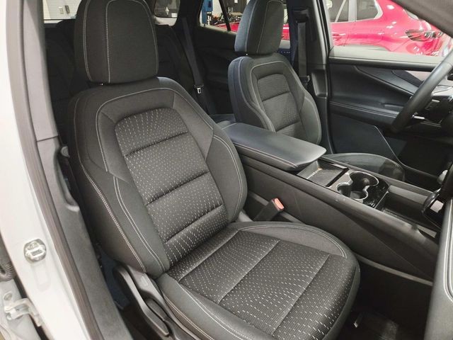 Chevrolet Blazer EV Vehicle Full-screen Gallery Image 12