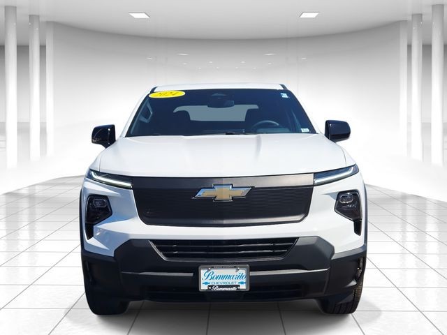 Chevrolet Silverado EV Vehicle Full-screen Gallery Image 05