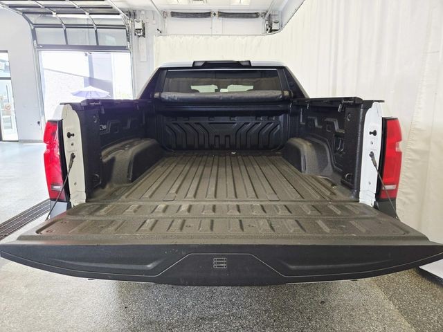 Chevrolet Silverado EV Vehicle Full-screen Gallery Image 10