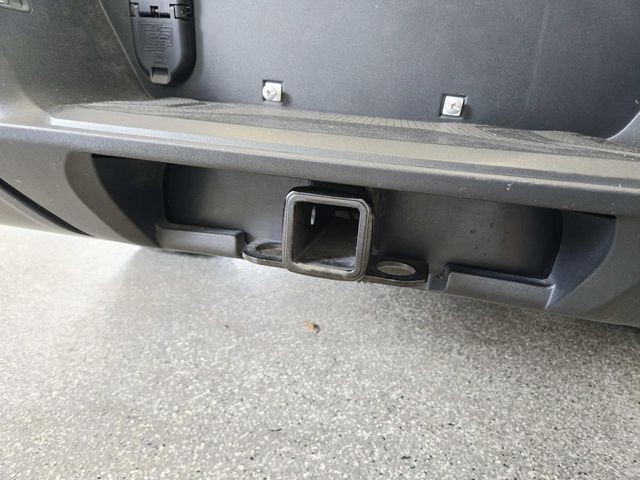 Chevrolet Silverado EV Vehicle Full-screen Gallery Image 12