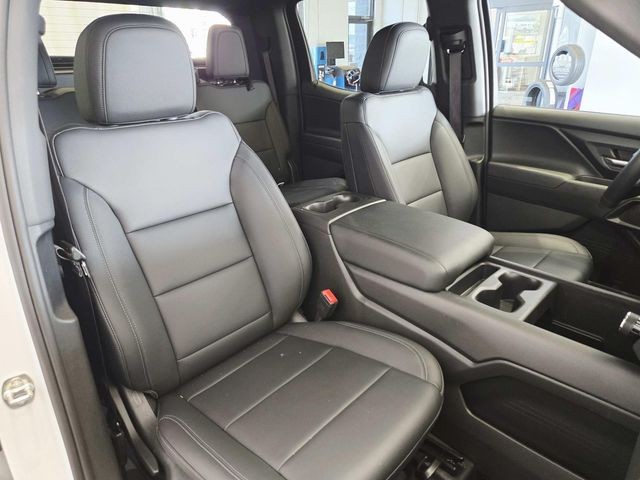 Chevrolet Silverado EV Vehicle Full-screen Gallery Image 14