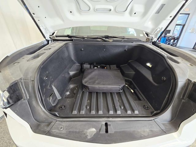 Chevrolet Silverado EV Vehicle Full-screen Gallery Image 15