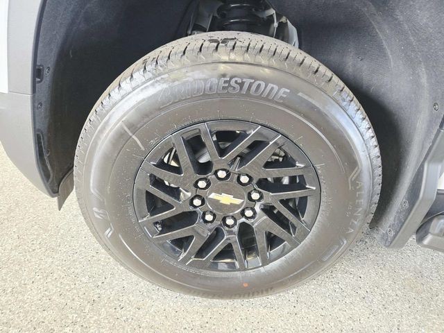 Chevrolet Silverado EV Vehicle Full-screen Gallery Image 16