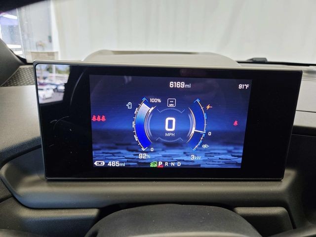 Chevrolet Silverado EV Vehicle Full-screen Gallery Image 21