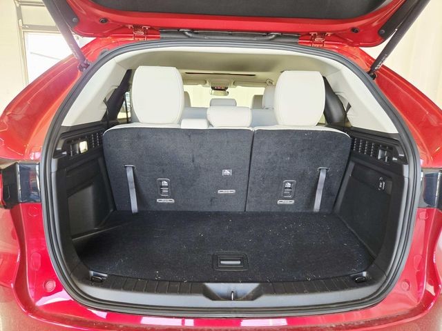 Mazda CX-90 Vehicle Full-screen Gallery Image 12