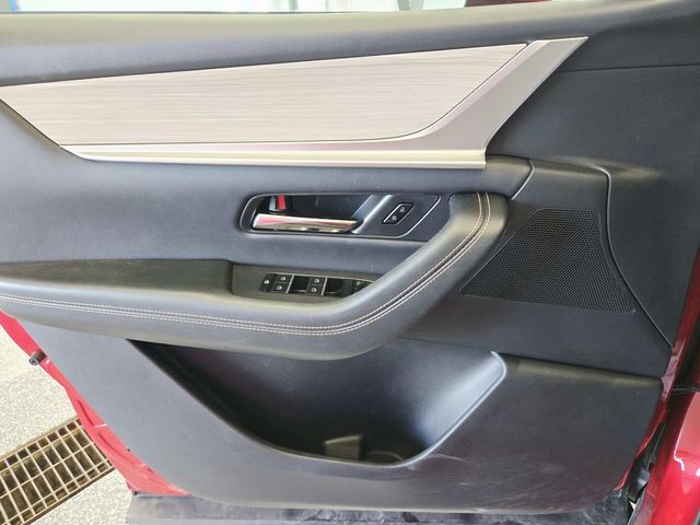 Mazda CX-90 Vehicle Full-screen Gallery Image 33