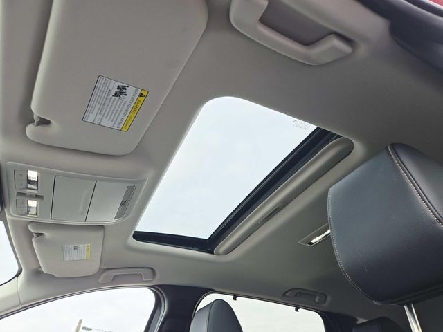 Mazda CX-90 PHEV Vehicle Full-screen Gallery Image 06