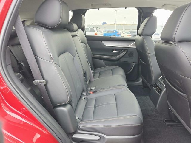 Mazda CX-90 PHEV Vehicle Full-screen Gallery Image 14