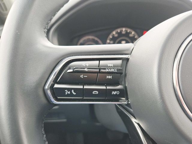 Mazda CX-90 PHEV Vehicle Full-screen Gallery Image 19