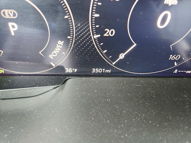 Mazda CX-90 PHEV Vehicle Full-screen Gallery Image 22