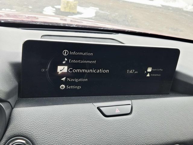 Mazda CX-90 PHEV Vehicle Full-screen Gallery Image 24