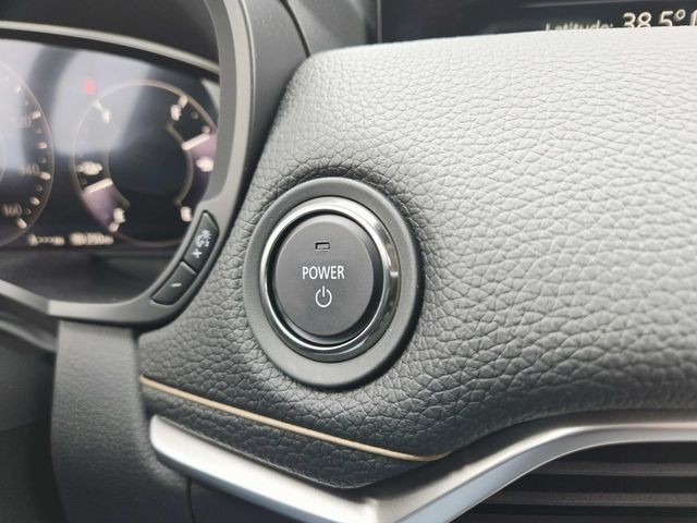 Mazda CX-90 PHEV Vehicle Full-screen Gallery Image 30