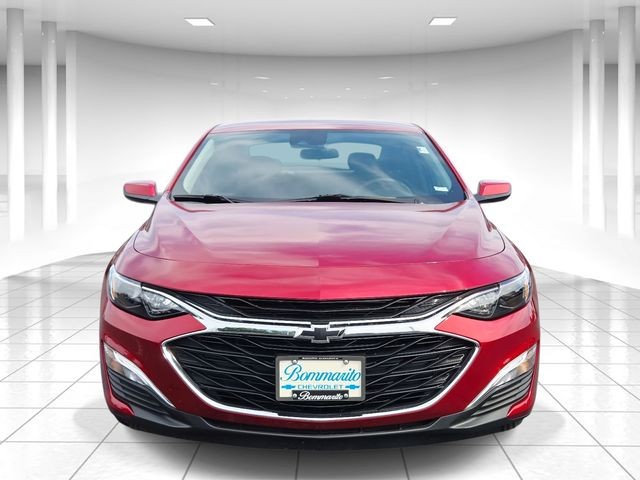 Chevrolet Malibu Vehicle Full-screen Gallery Image 05