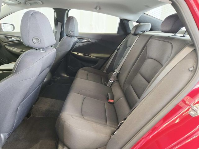 Chevrolet Malibu Vehicle Full-screen Gallery Image 09