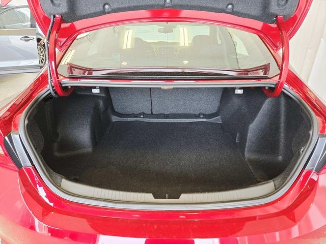 Chevrolet Malibu Vehicle Full-screen Gallery Image 10