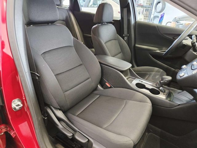 Chevrolet Malibu Vehicle Full-screen Gallery Image 12