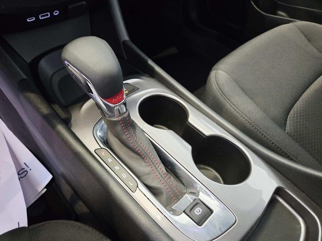 Chevrolet Malibu Vehicle Full-screen Gallery Image 24