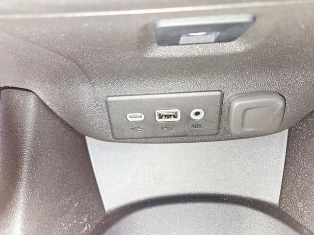 Chevrolet Malibu Vehicle Full-screen Gallery Image 25