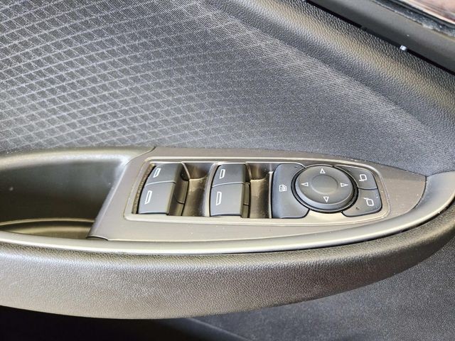 Chevrolet Malibu Vehicle Full-screen Gallery Image 29