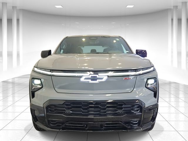 Chevrolet Silverado EV Vehicle Full-screen Gallery Image 05