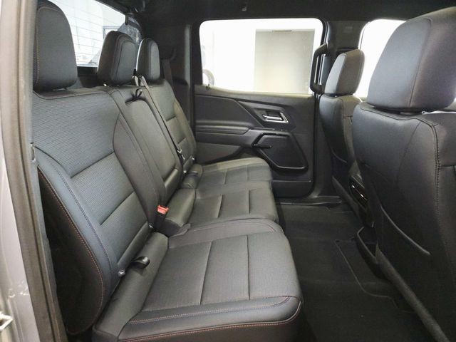 Chevrolet Silverado EV Vehicle Full-screen Gallery Image 16