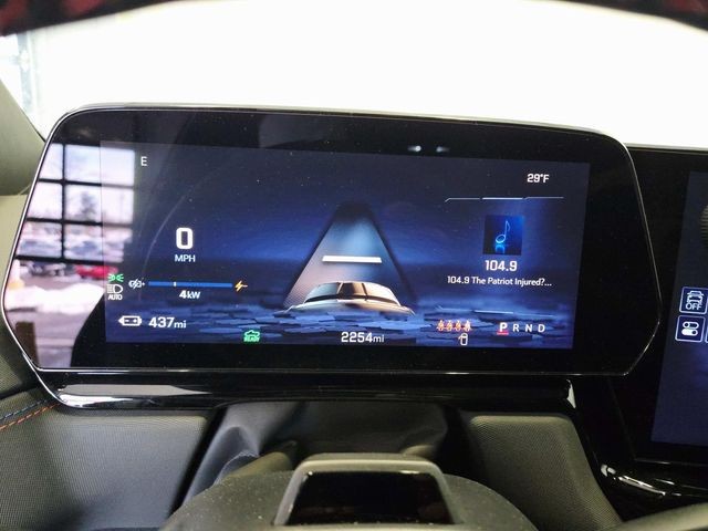 Chevrolet Silverado EV Vehicle Full-screen Gallery Image 24