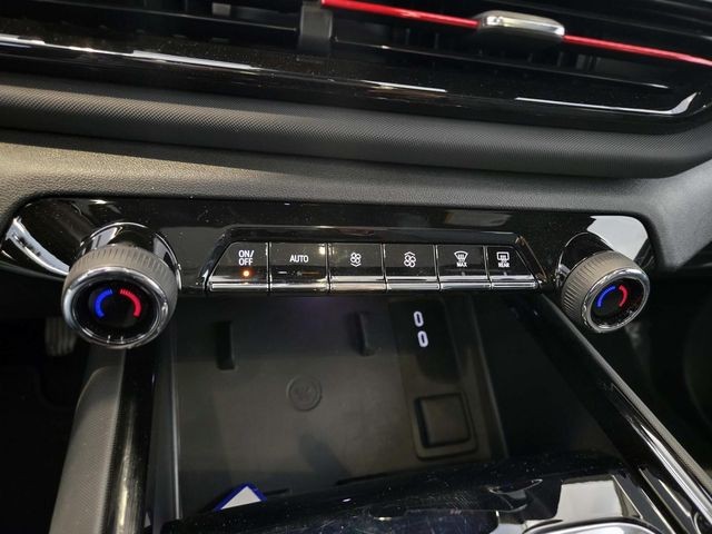 Chevrolet Silverado EV Vehicle Full-screen Gallery Image 31