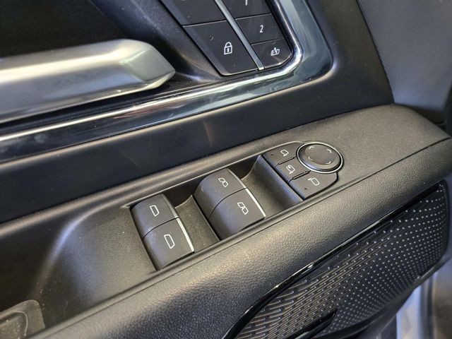 Chevrolet Silverado EV Vehicle Full-screen Gallery Image 36