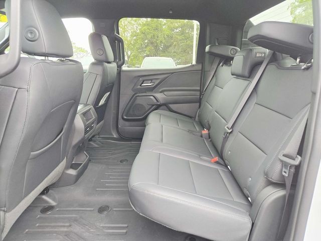 Chevrolet Silverado EV Vehicle Full-screen Gallery Image 09