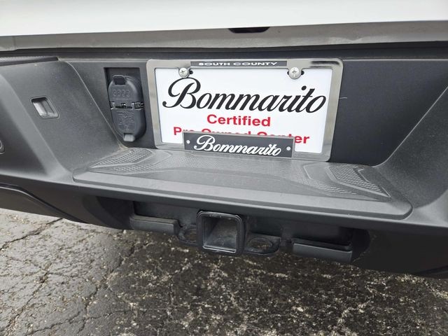 Chevrolet Silverado EV Vehicle Full-screen Gallery Image 11